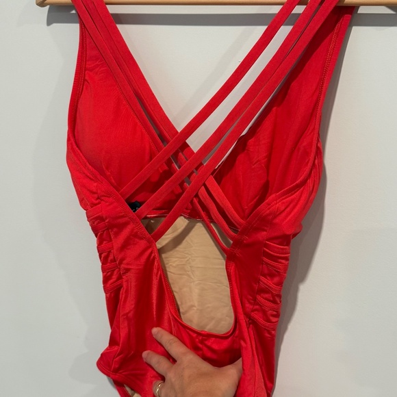 Tummy-tuck 1 piece red bathing suit - Picture 2 of 3